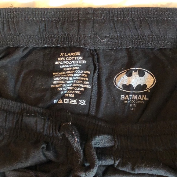 Men’s Batman pj bottoms - Picture 2 of 3